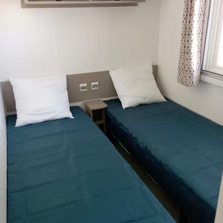 Kamp alanı Mobil-home 6 Personnes 4 Etoiles